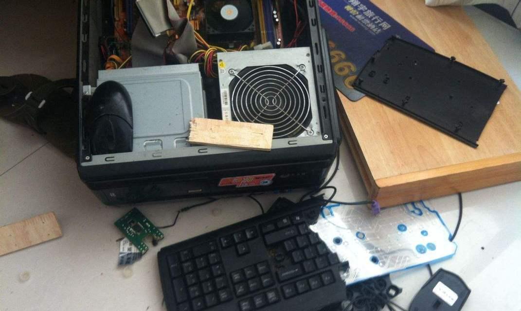 教你怎么玩B17飞行堡垒？游戏中的操作技巧和常见问题解答是什么？